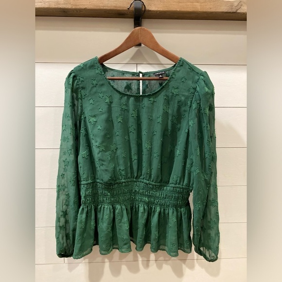 Torrid Women’s Green Chiffon Star Blouse- size 2 - Picture 2 of 8